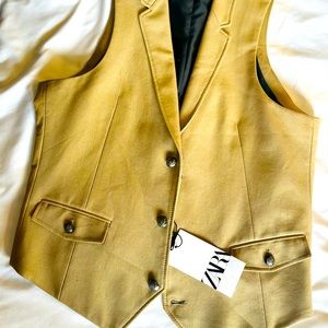 Zara vest size M